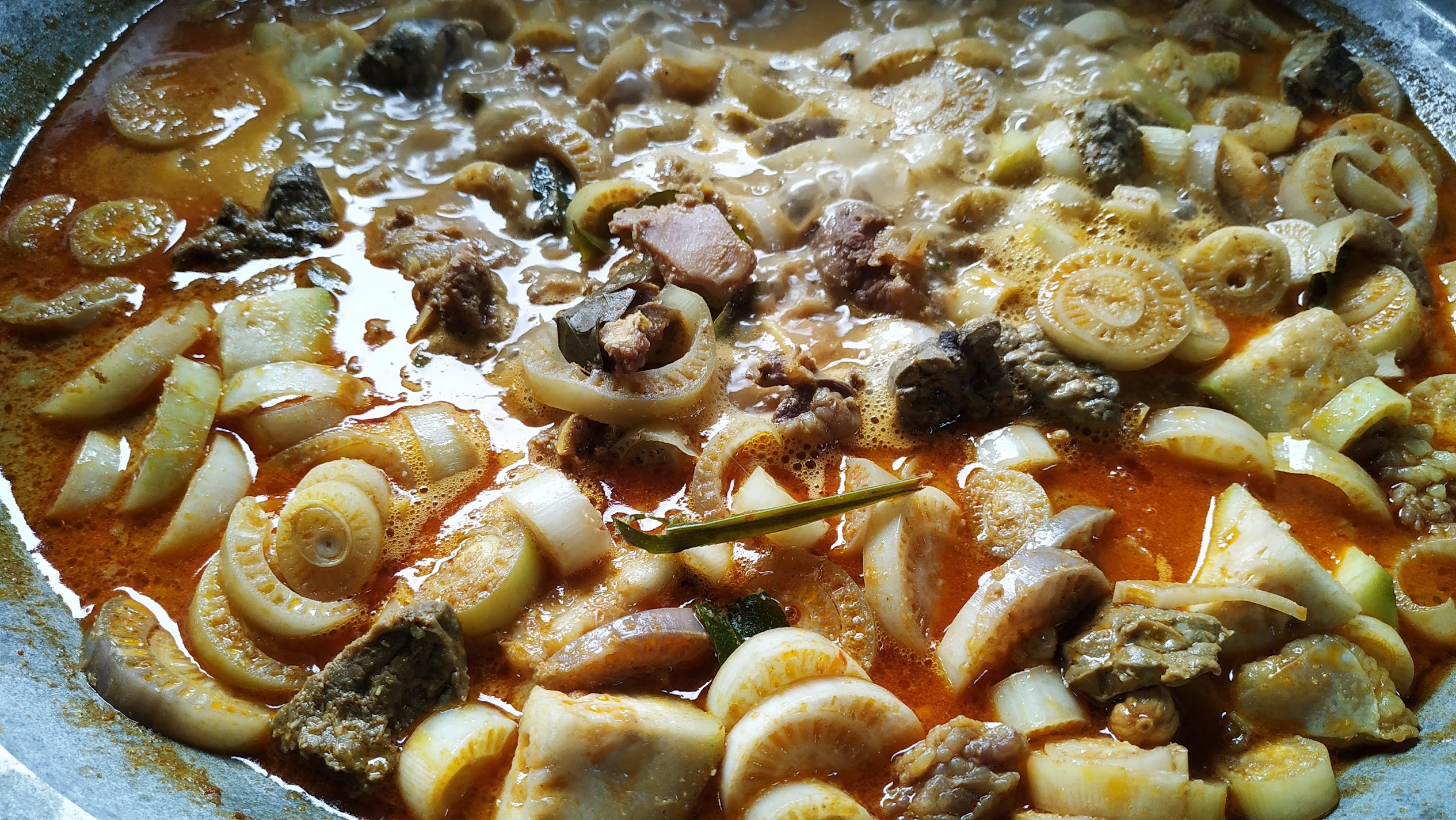 kuah beulangong salah satu rekomendasi kuliner aceh.